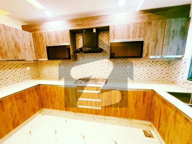 Brand New Apartment 4 Bed 6th floor open View Avlialab For Rent in Askari 10 Sector S