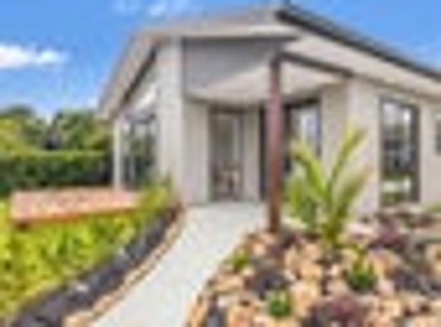 Fixed Price: Lakeside Views – Must Be Sold!