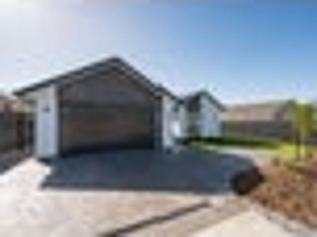 Brand New, Beautifully finished Move straight In