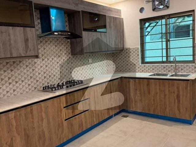 Brand New Brig House For Sale 300sq. Yards Askari 6