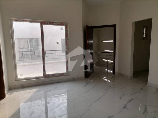 Brand New Bright & Spacious 350 Yards SD House In Falcon Complex For Rent