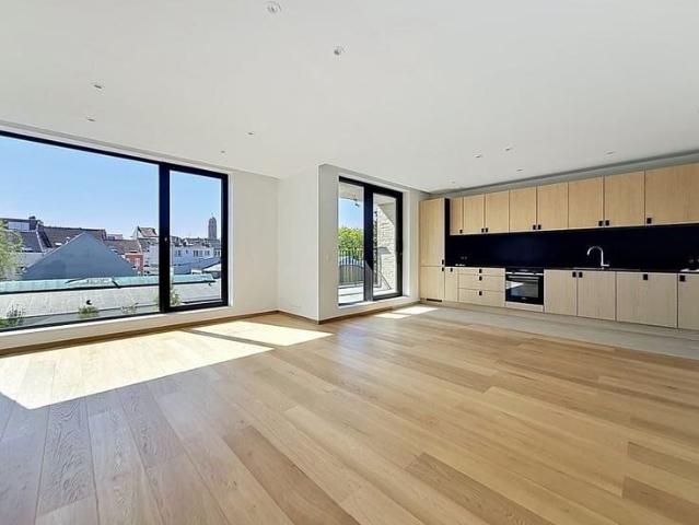Brand New bright 2 bedrooms apartment with terrace