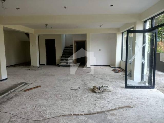 Brand New Building For Rent