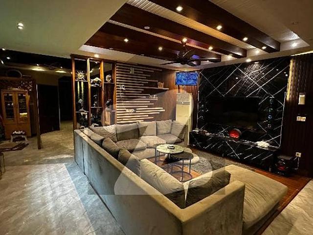 Brand New Bungalow 400sq. 8 Bed Dd