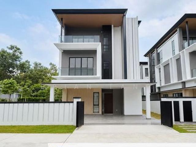Brand New Bungalow at Kota Damansara