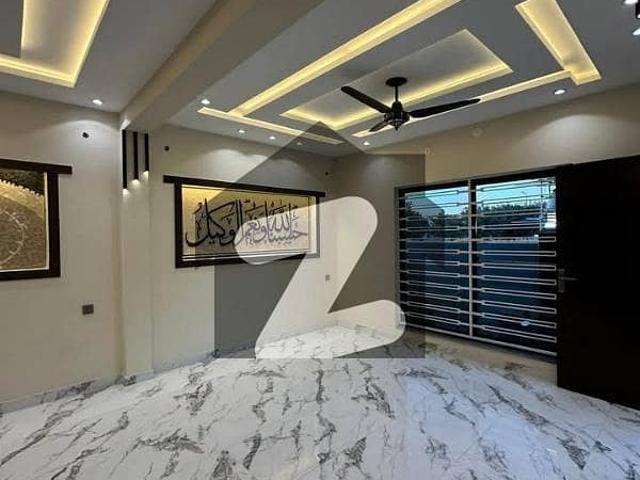 Brand New Ground Floor Portion 3 Bed DD 240 Yards Separate Gate Parking