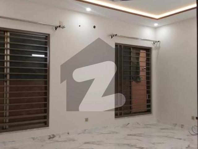 Brand new ground portion for rent f 11