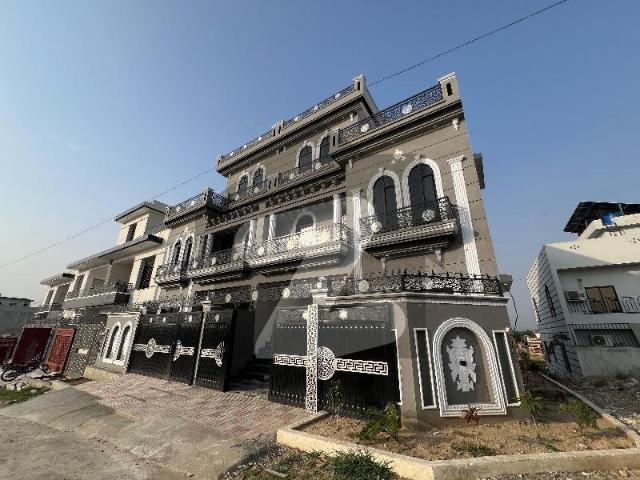 Brand new double story 5 Marla. Top location. Luxury house New City Block E