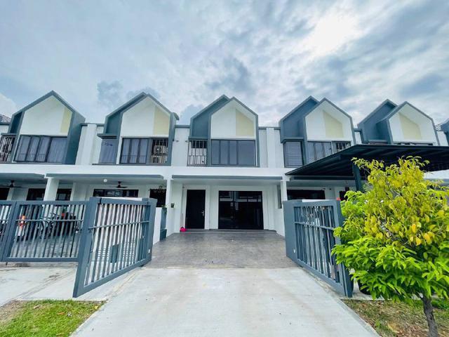 BRAND NEW Double Storey Terrace Bandar Serenia Dengkil Sepang