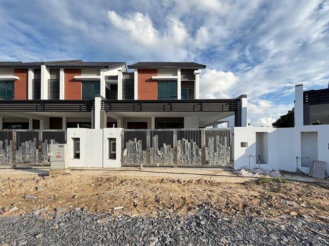 BRAND NEW Double Storey Corner House for Sale at Luak Area Miri