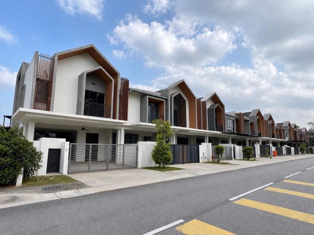 Brand New Double Storey House 1876sf Diamond Taman Putra Prima Puchong