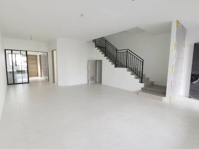 Brand new Double Storey House with Convenient access to amenities