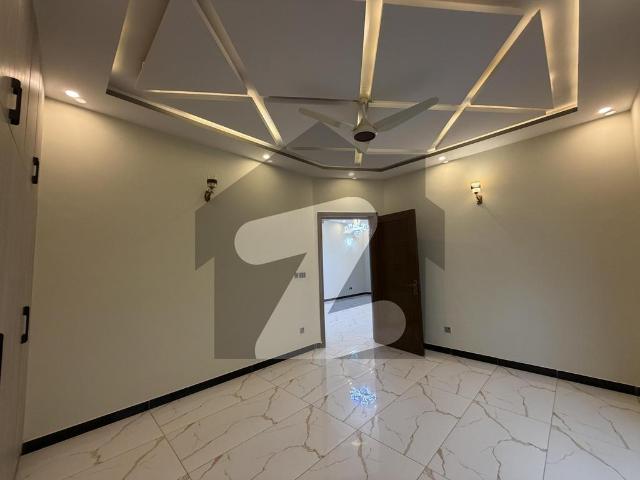 Brand New Designer 10 Marla house on Prime Location of Bahria Town | Investor Price | Near to Park, Market & Masjid. Bahria Town Phase 3
