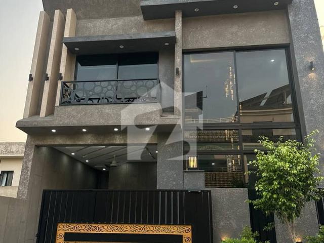 Brand New Designer 5 Marla 138 Sq Yds House for Sale with 3 Bed in Faisal Margalla City