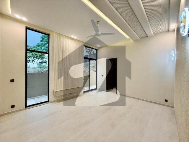 Brand New Designer Single Unit 5 Bed Prime Location Mansion DHA Defence Phase 2