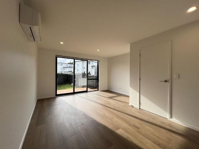 Brand New Designer Townhouses Ã¢€“ 5 Available in the Heart of Te Atatu Peninsula