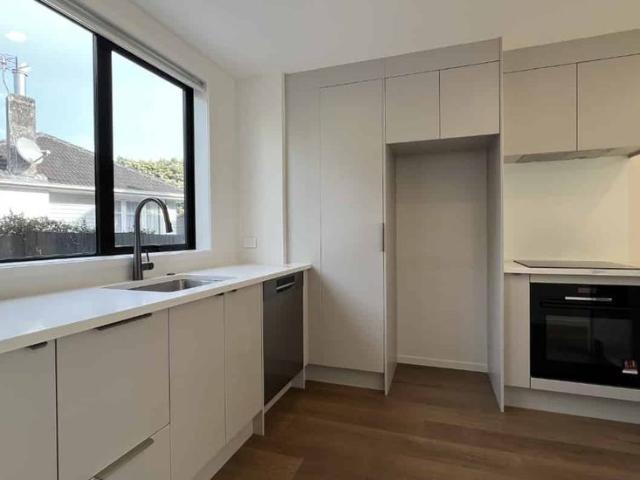 Brand New Designer Townhouses – 5 Available in the Heart of Te Atatu Peninsula