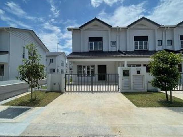 Brand New Endlot Double Storey M Senyumia Salak Tinggi Sepang