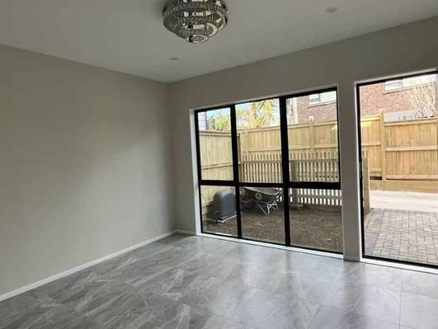 Brand New Executive Residence in Bucklands Beach – Modern Luxury Living