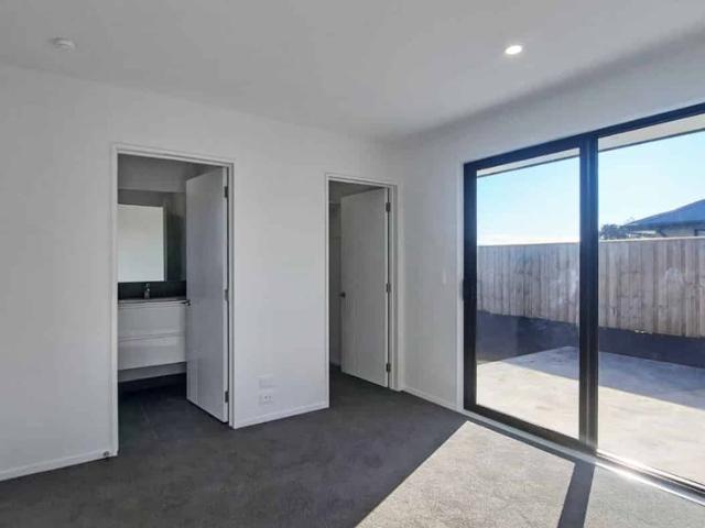 Brand New Four Bedroom Home in Ravenswood