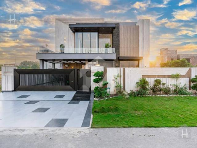 Brand new facing park excellent bungalow in prime location lake city meadows