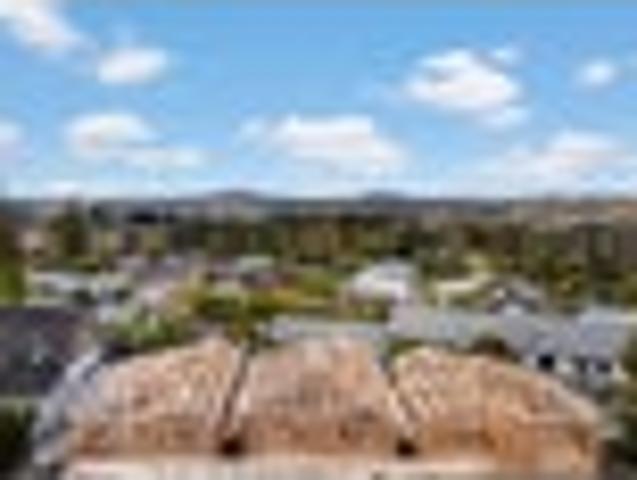 Brand New Family Homes Freehold & Ready to View