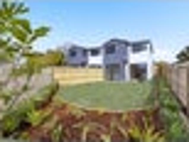 Brand New Family Homes Freehold & Ready to View
