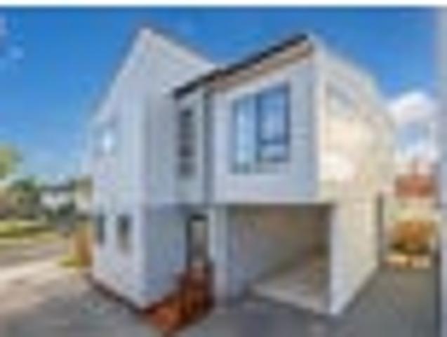 Brand New Family Luxury, Mount Albert Grammar Zone
