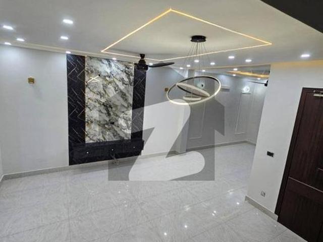 Brand New Flat 2 Bed DD West Open Lift Car Parking Stand By Gernoter In Jauhar Block 7 Gulistan e Jauhar Block 7