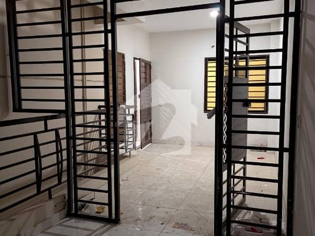 Brand new flat available for rent king presidency 4 bedroom attached washroom 2200 sq feet gulistan e johar block 3a near to munawwar chowrangi