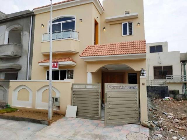Brand new flat Islamabad Bahria Town ID 20006