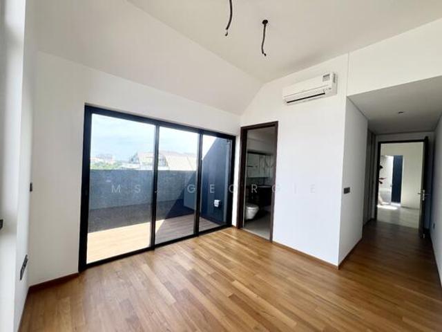 Brand New Freehold 3BR Penthouse in District 15 Apartment For Sale, $3,850,000, 3 Bed 3 Bath 1,475 sqft $2,610.00 psf