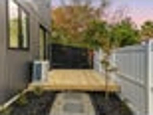 Brand New, Freehold & Corner Side!