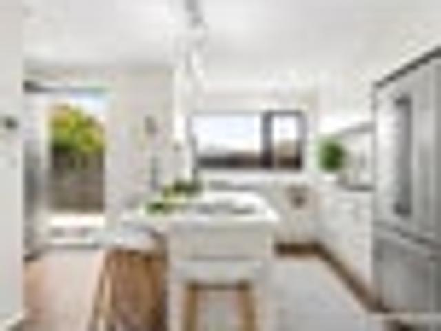 BRAND NEW FREEHOLD LIVING – MOTIVATED VENDORS!