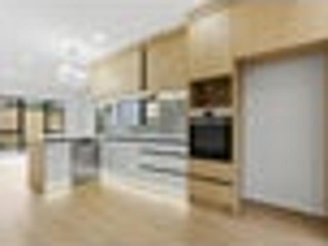 Brand New Freestanding Living in Bucklands Beach
