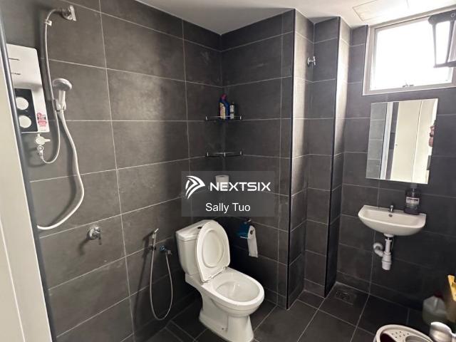 Brand new fully furnished & renovated Close to shops, schools, eateries and daily conveniences