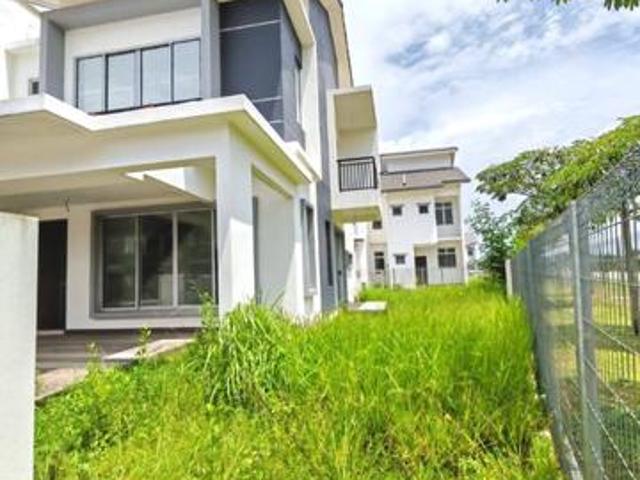 BRAND NEW KOTA BAYUEMAS KLANG 2 Storey House For Sale Endlot with Land