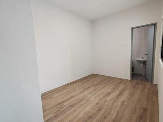 Brand New Kensho Residence Corner Lower Unit at Pine Square MJC