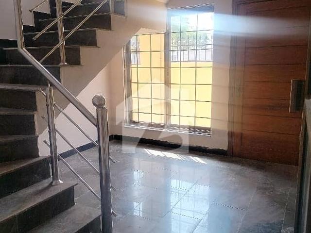 Brand New House And All Facilities Available Near Masque Park And School