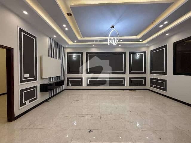 BRAND NEW HOUSE AVAILABLE FOR SALE Location Model Colony Sheet 15 Ground+Two+Penthouse