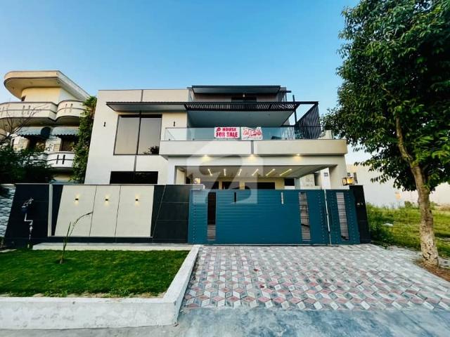Brand New house for sale 14 Marla