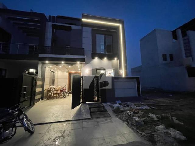 Brand new house of 5 marla available for sale in overseas block bahria orchard