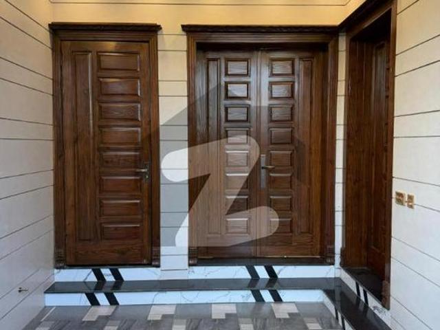 Brand new house near school and 2nd entrance park view city