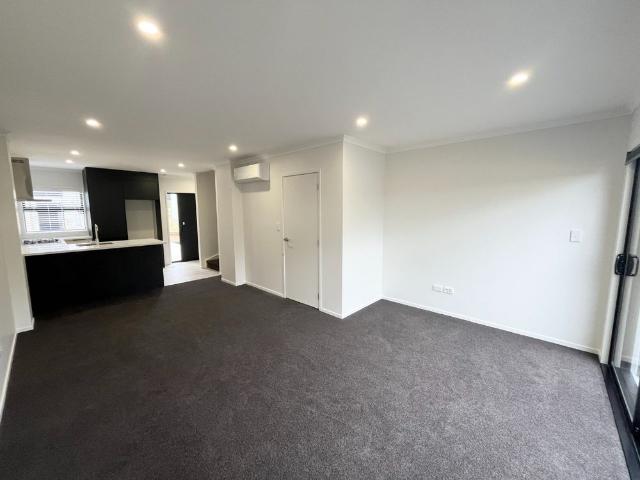 Brand New Home In A Quiet Chartwell Street
