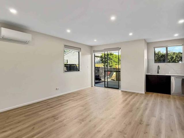 Brand New Home in Sought After Point Chevalier!