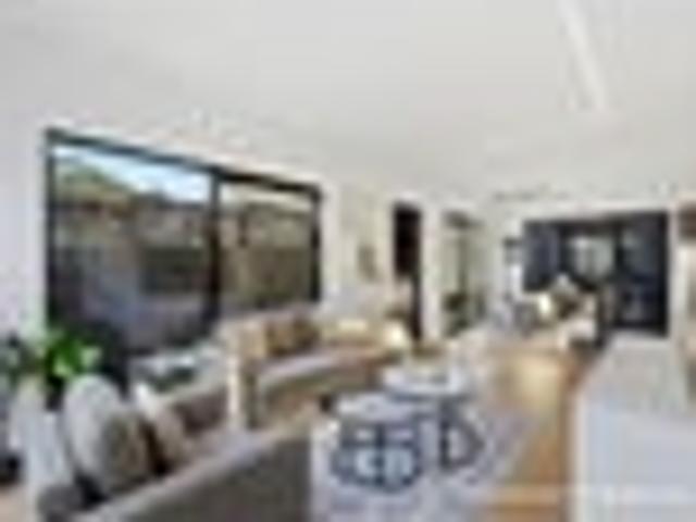 Brand New in Sunnyhills Golden Location