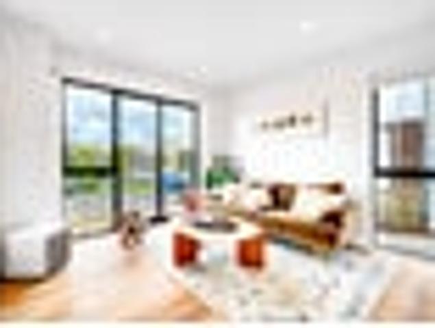 BRAND NEW & IN THE RANGITOTO COLLEGE ZONE