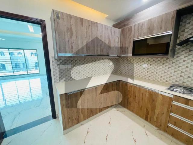 Brand new open view 4 bed flat for urgent rent in askari 10 sec s askari 10