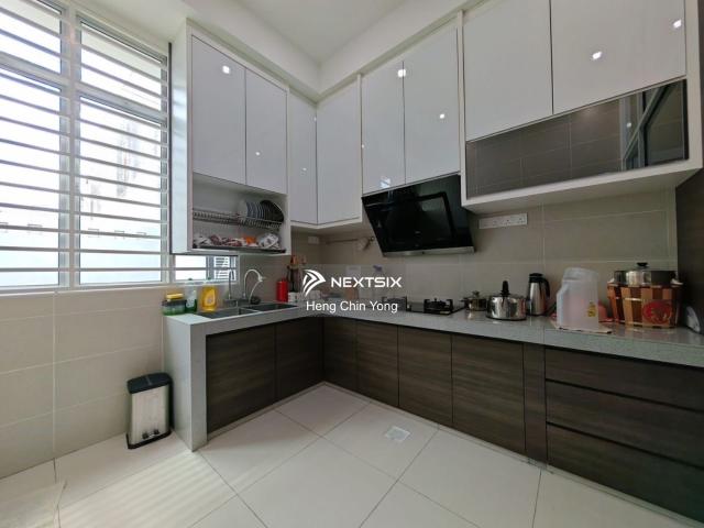 Brand new, Original condition, High ceiling, Nice layout, Side and back land