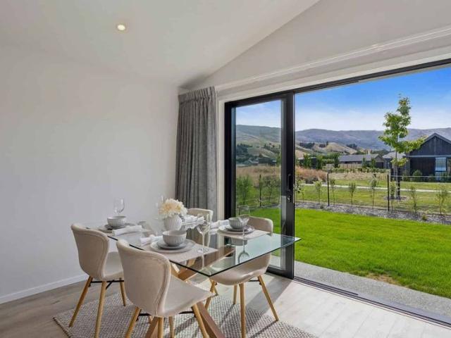 Brand New Living in Sought After Wooing Tree